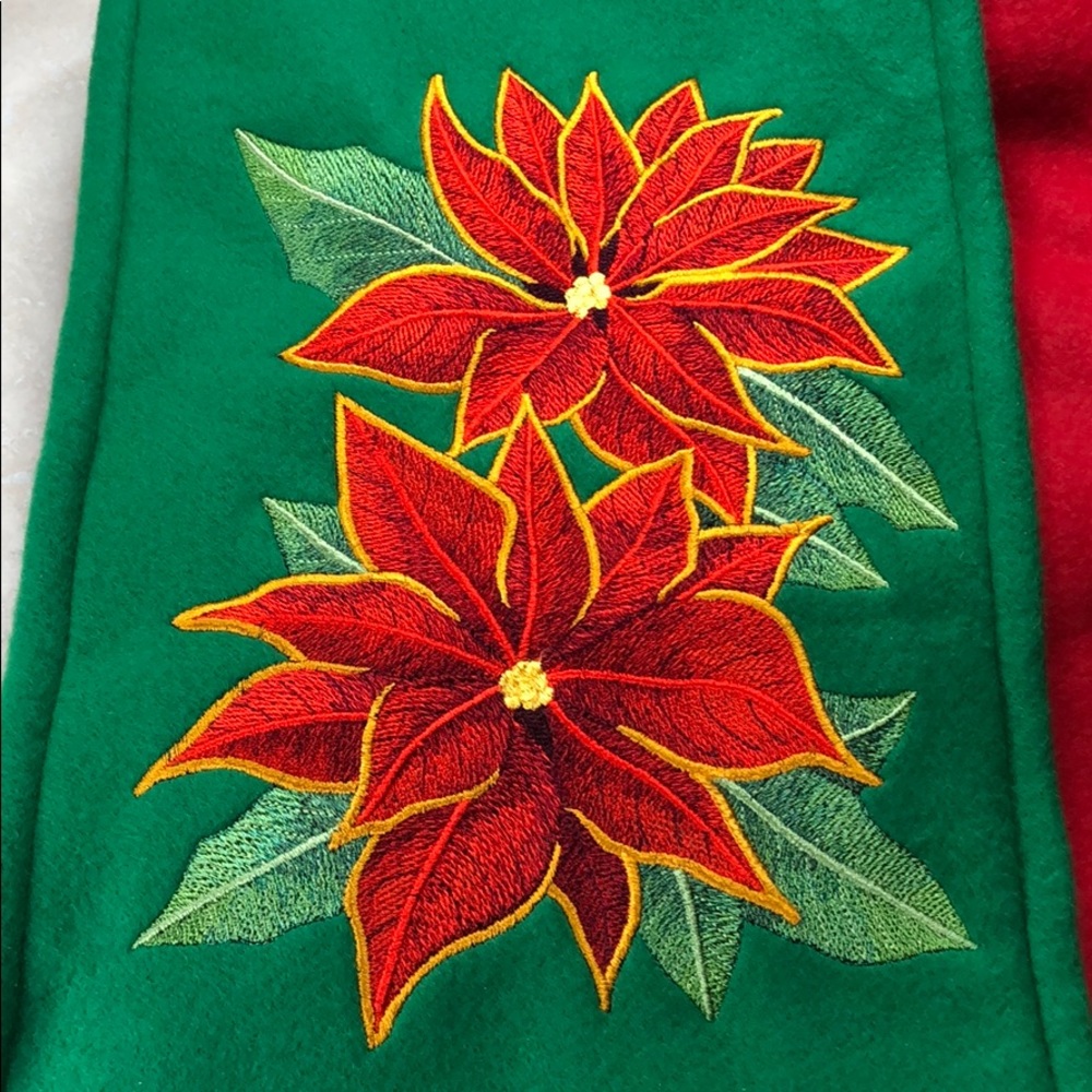 Holiday Poinsettia Scarf 🎁